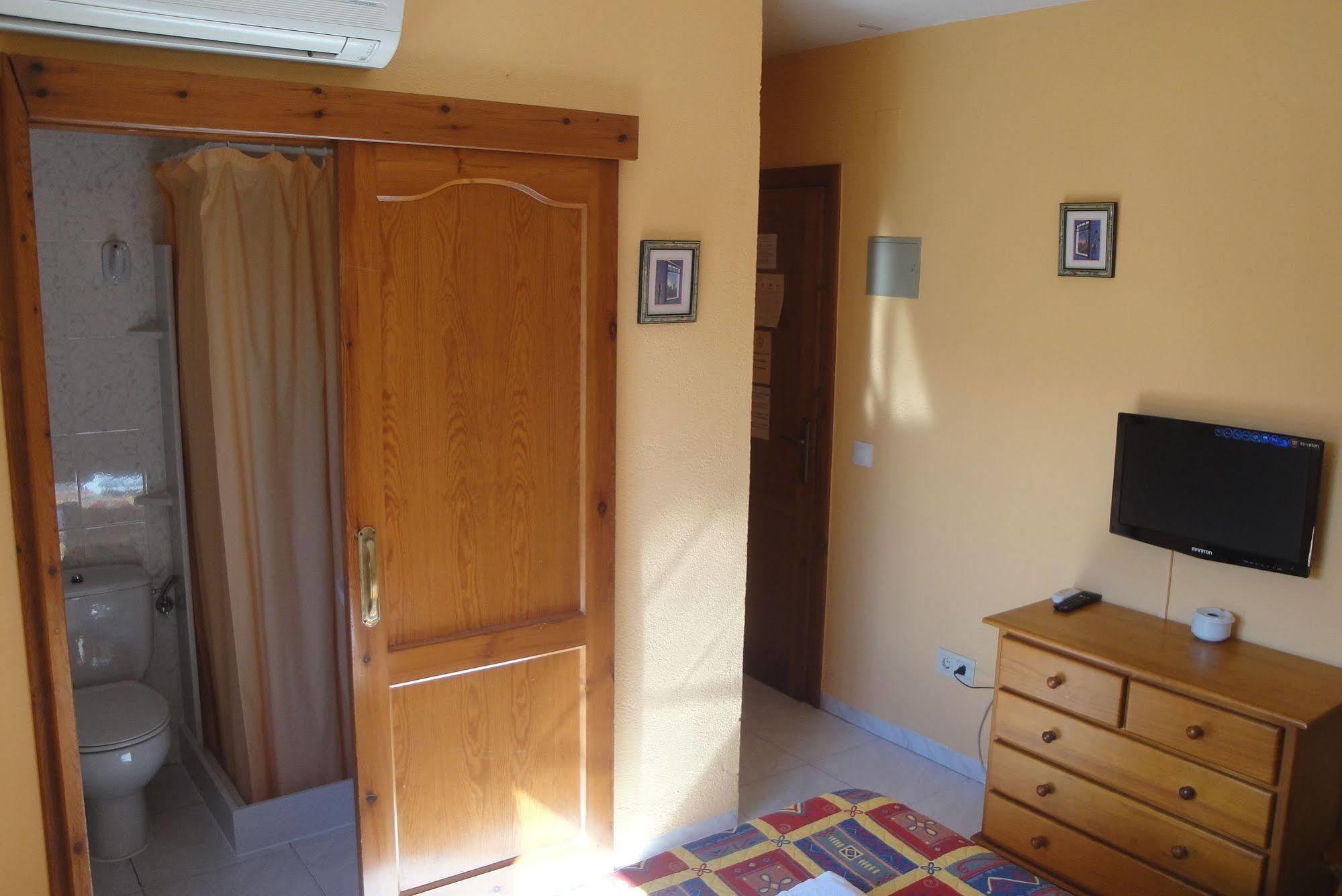 Hostal Cristina Denia Exterior foto
