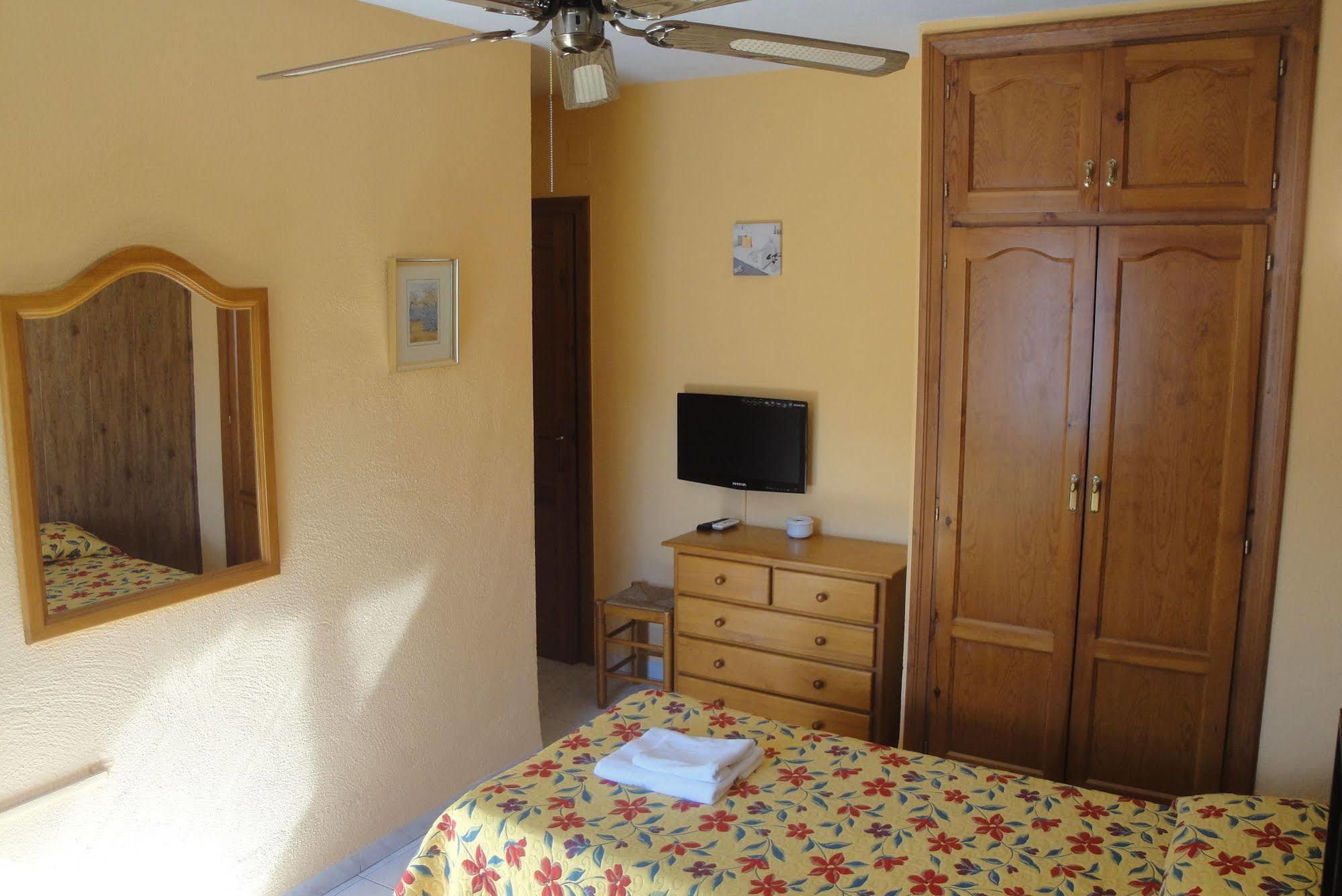 Hostal Cristina Denia Exterior foto