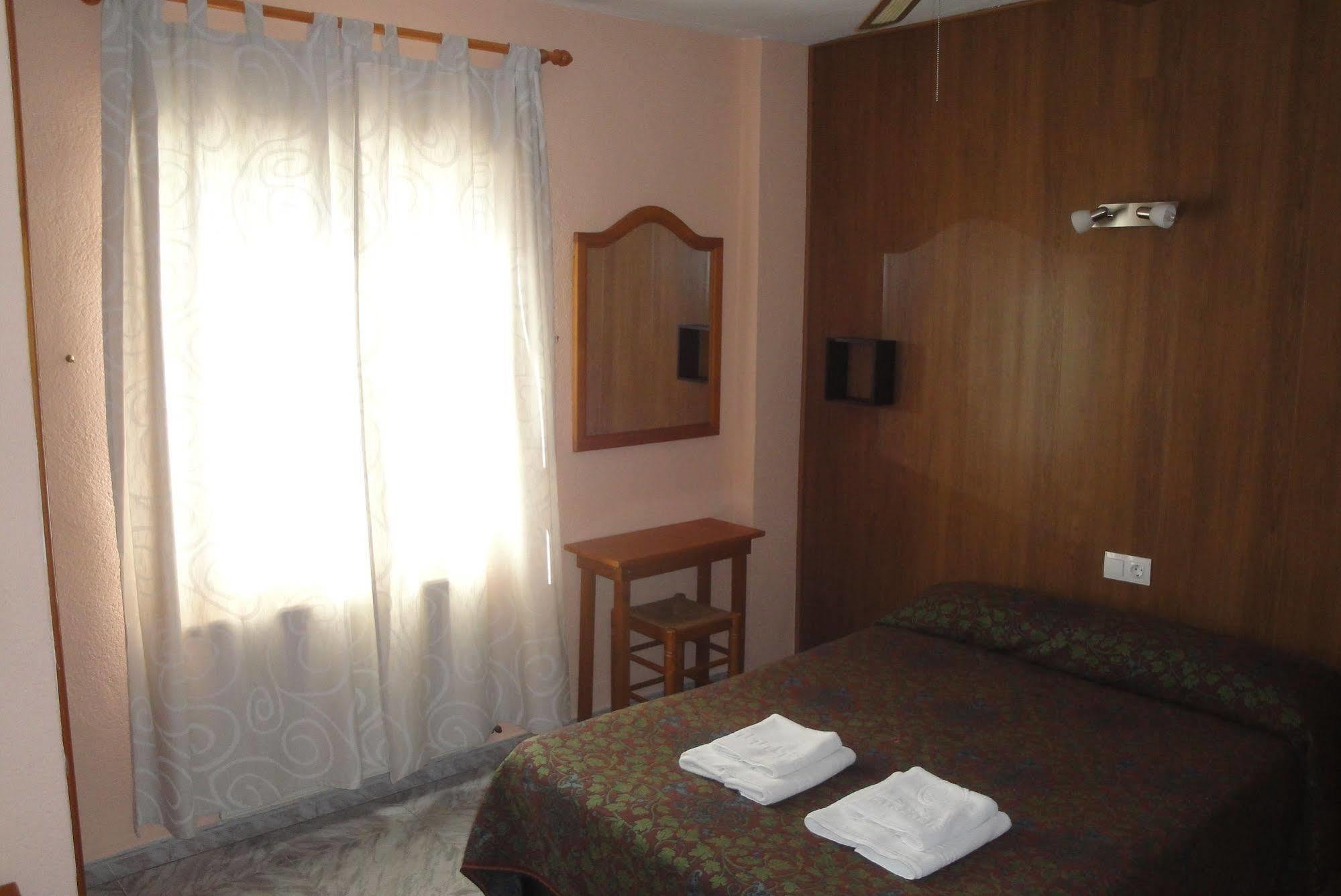 Hostal Cristina Denia Exterior foto
